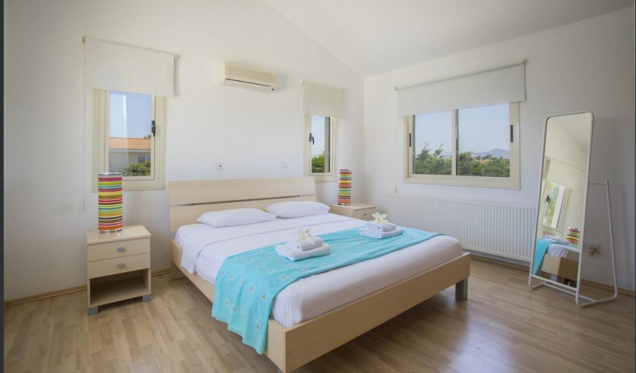 Soothing Sunset Villa With Private Pool, 200M From The Beach Perivolia Exterior foto